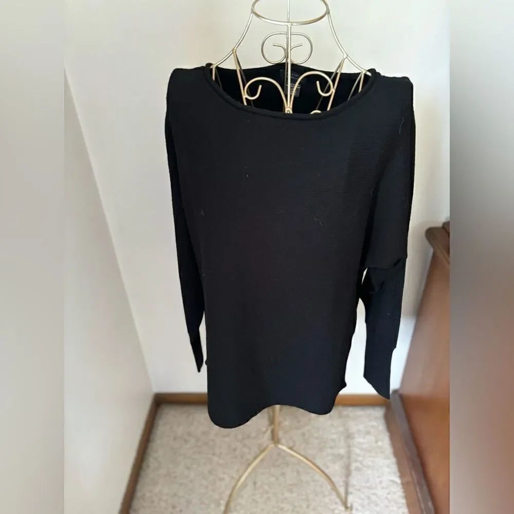 Lord & Taylor Extra Fine Merino Wool Sweater Size L Black Crew Neck